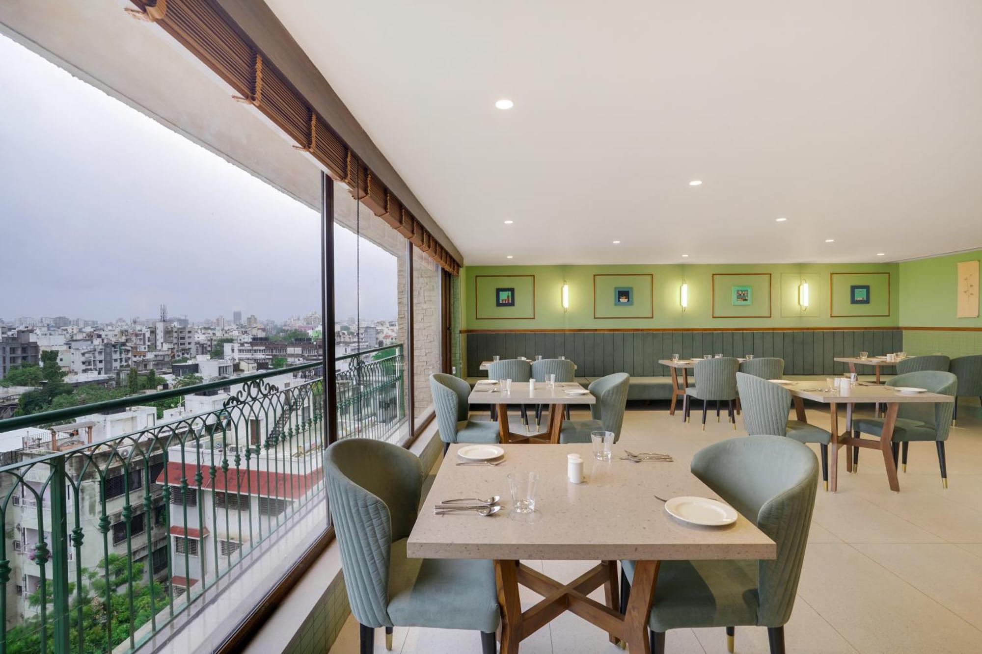 Lemon Tree Hotel, Райкот Екстериор снимка