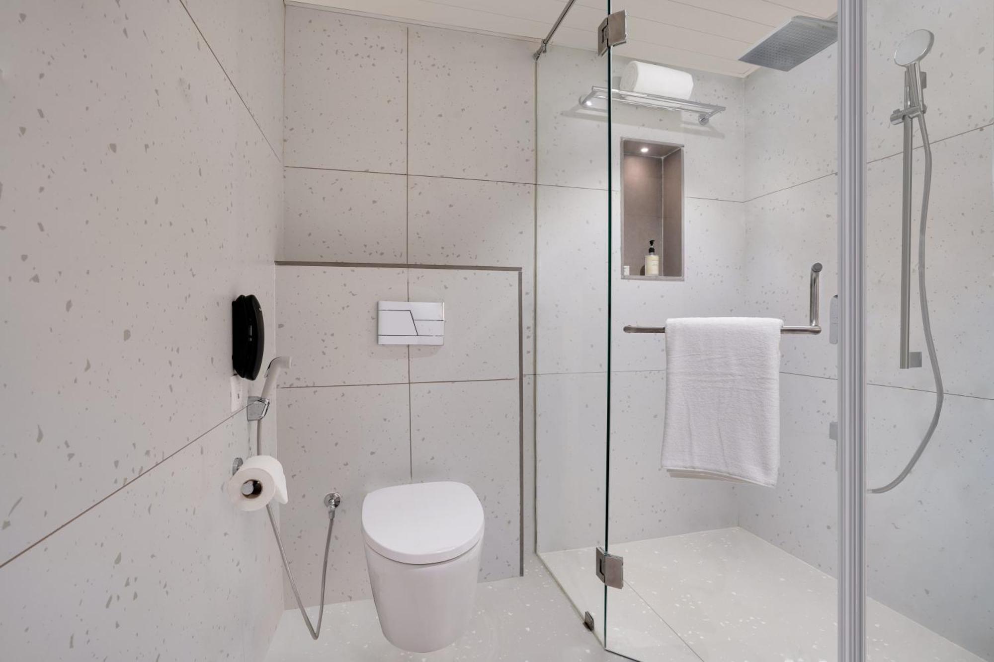 Lemon Tree Hotel, Райкот Екстериор снимка