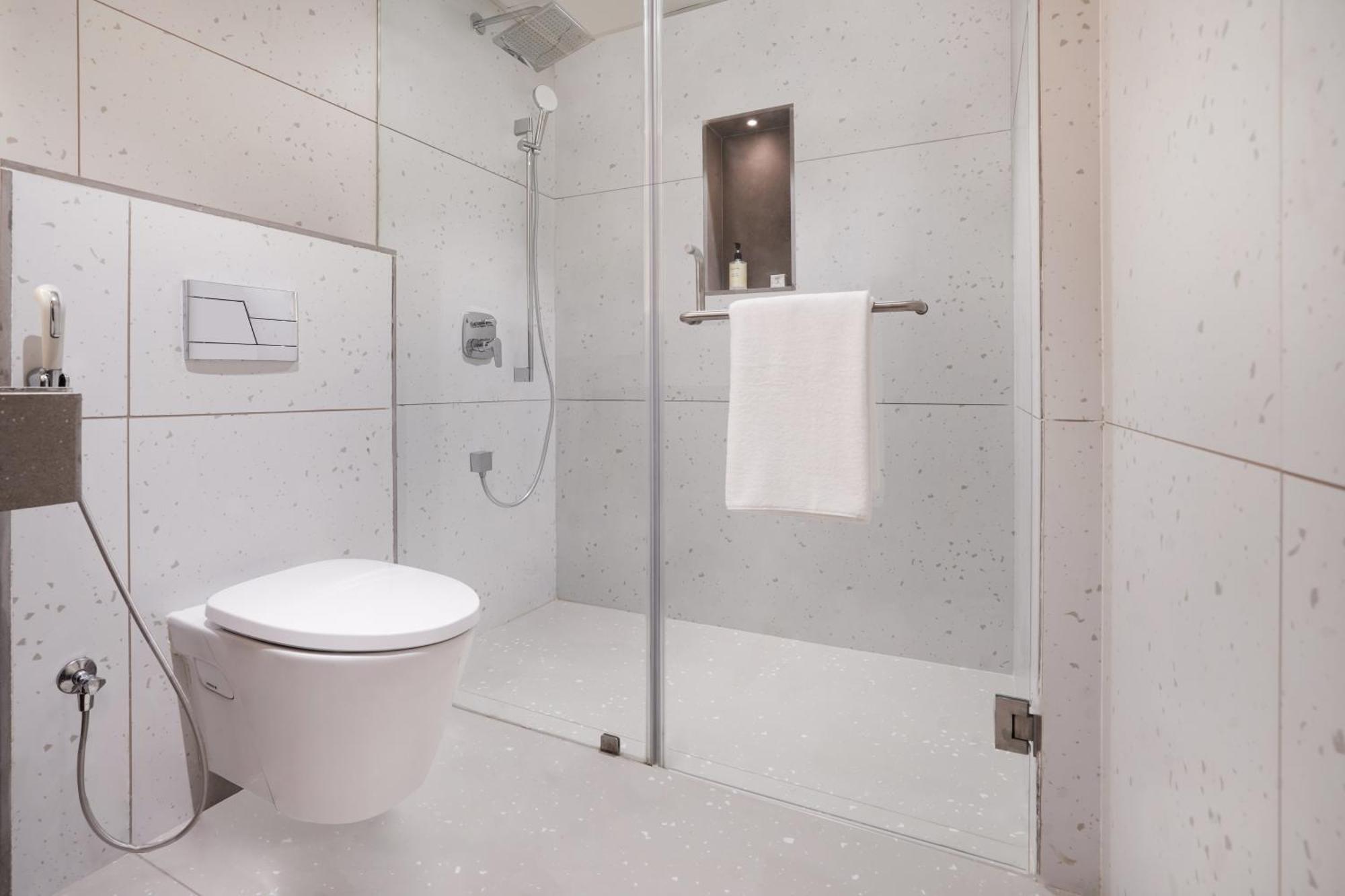 Lemon Tree Hotel, Райкот Екстериор снимка